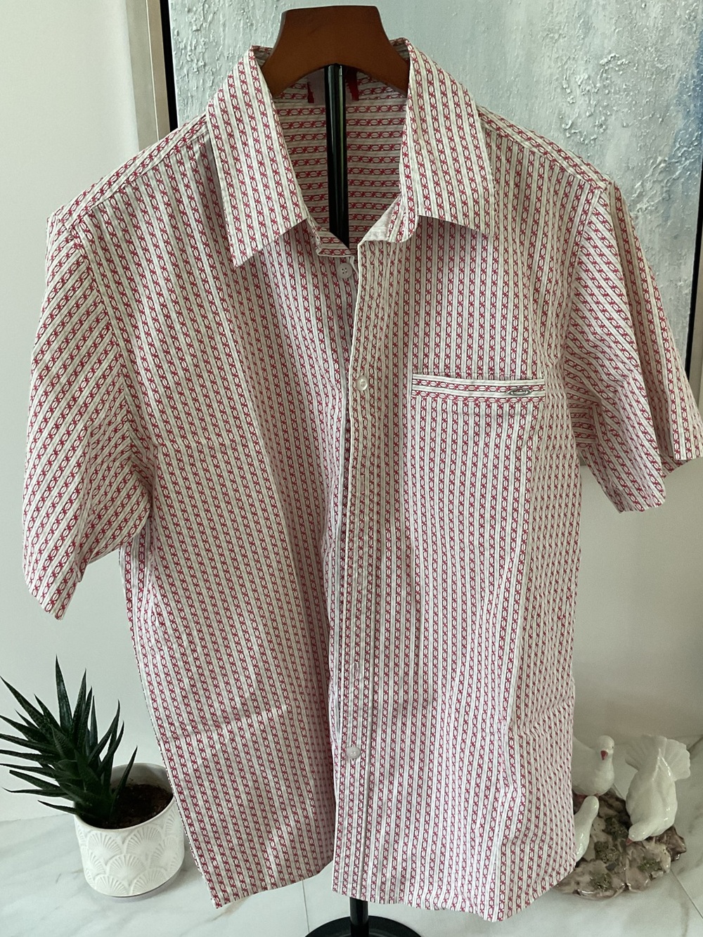 ***OAKLEY***Short-Sleeve Button-Up Collared Shirt  with Pocket.